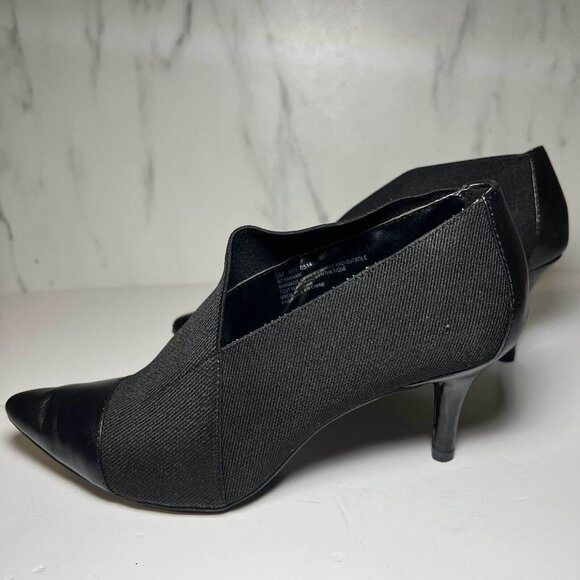Bandolino Heels Womens Size 9M Black Isannah Pointed Toe Kitten Leather Slip On - Picture 4 of 9